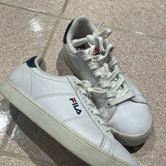 Fila White Sneakers - Womens size 5.5 - Picture 2 of 5